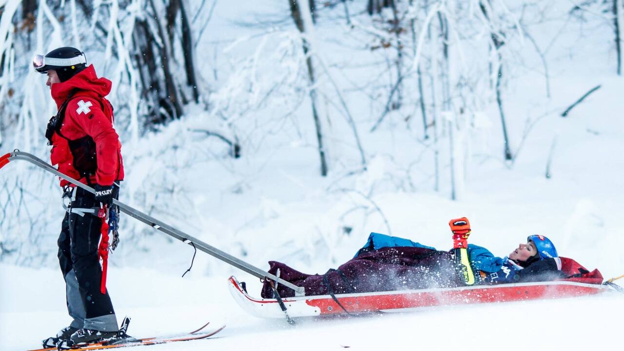 Mikaela Shiffrin nach ihrem Sturz.  