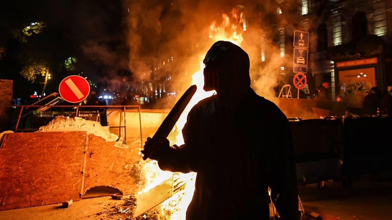 Zusammenstöße zwischen Polizei und Demonstranten in Georgien 