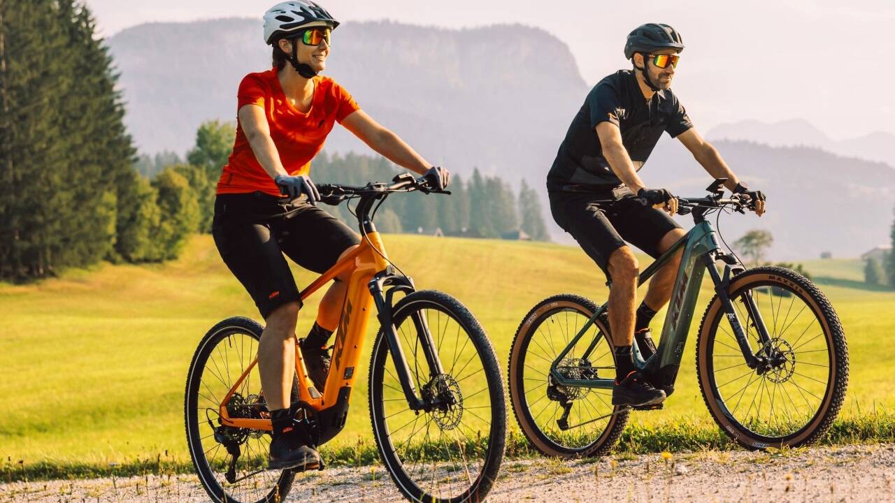 Als KTM Motoren-Fahrzeugbau AG 1991 pleiteging, erfolgten der Verkauf und die Trennung von Fahrrad und Motorrad. Die KTM-Motorradsparte angelte sich der steirische Sanierer Stefan Pierer, KTM Fahrrad samt Liegenschaften erwarb der Salzburger Radgroßhändler Hermann Urkauf.  