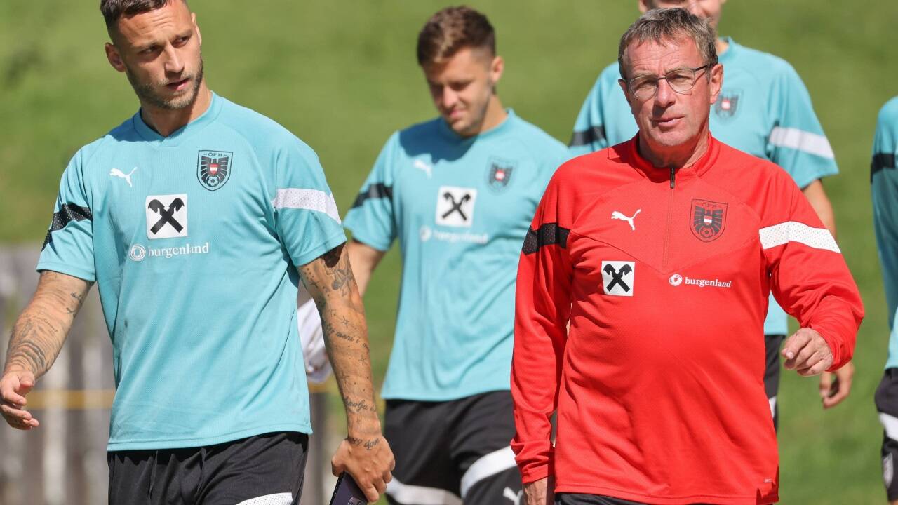 Teamchef Ralf Rangnick (r.) und sein Team verfolgen die Geschehnisse im ÖFB genau mit. 