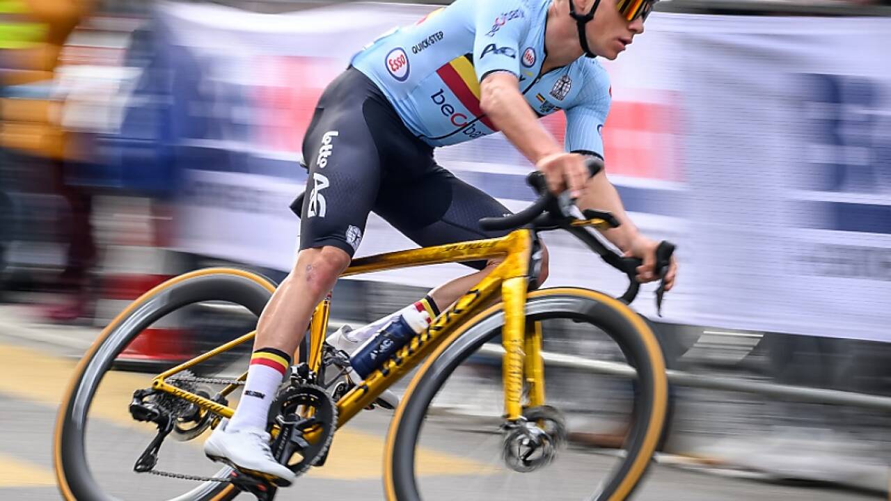 Evenepoel kollidierte mit einer Autotüre 
