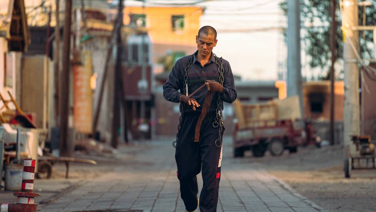Bilder zum Film „Black Dog“. 