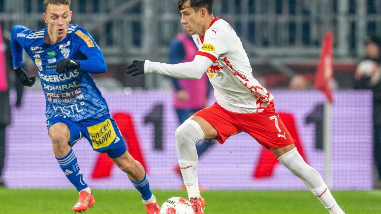 Salzburg hat Hartberg gut im Griff, Nicolás Capaldo (r.) traf zum 1:0.  Salzburg hat Hartberg gut im Griff, Nicolás Capaldo (r.) traf zum 1:0.