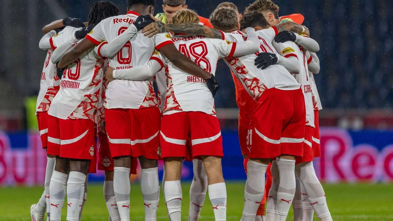 Elf Freunde müsst ihr sein – diesmal tritt Salzburg als Team auf.  Elf Freunde müsst ihr sein – diesmal tritt Salzburg als Team auf.