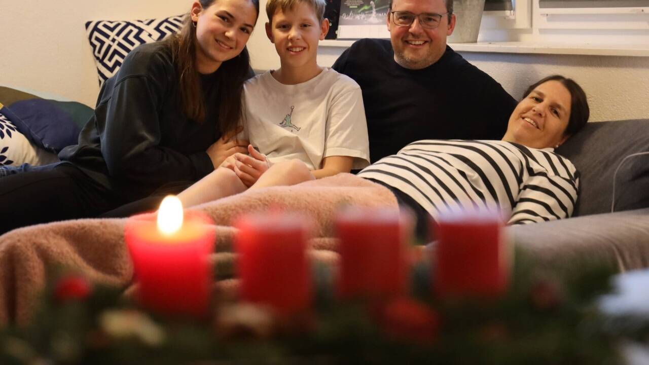 Familie Erlbacher: Tochter Hanna (17), Sohn Thomas (13), Vater René, Mutter Burgi. Nicht im Bild: Lukas (19) und Julia (15). 