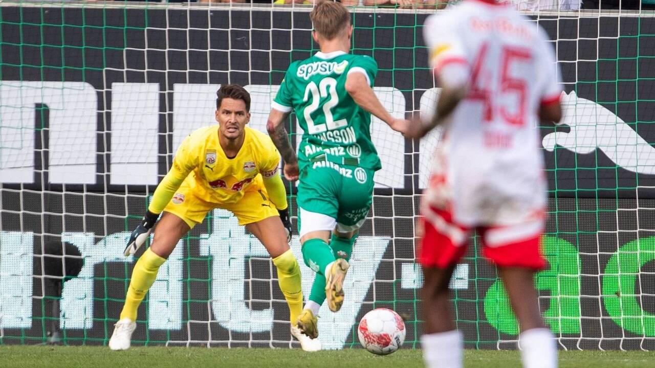 Am 1. September ging Rapid als Sieger vom Platz. Im Bild das 3:2 durch Isak Jansson. 