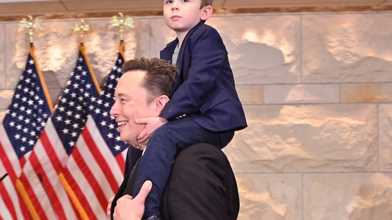US-Milliardär Elon Musk mit seinem Sohn 'X' 