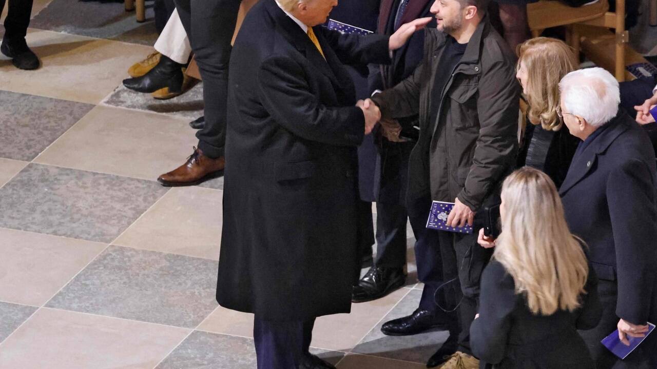 Donald Trump beim Eintreffen in Notre Dame mit Selenskyj . 