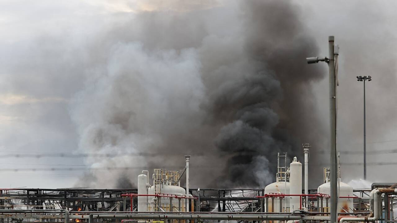Explosion in einer ENI-Raffinerie in Calenzano 