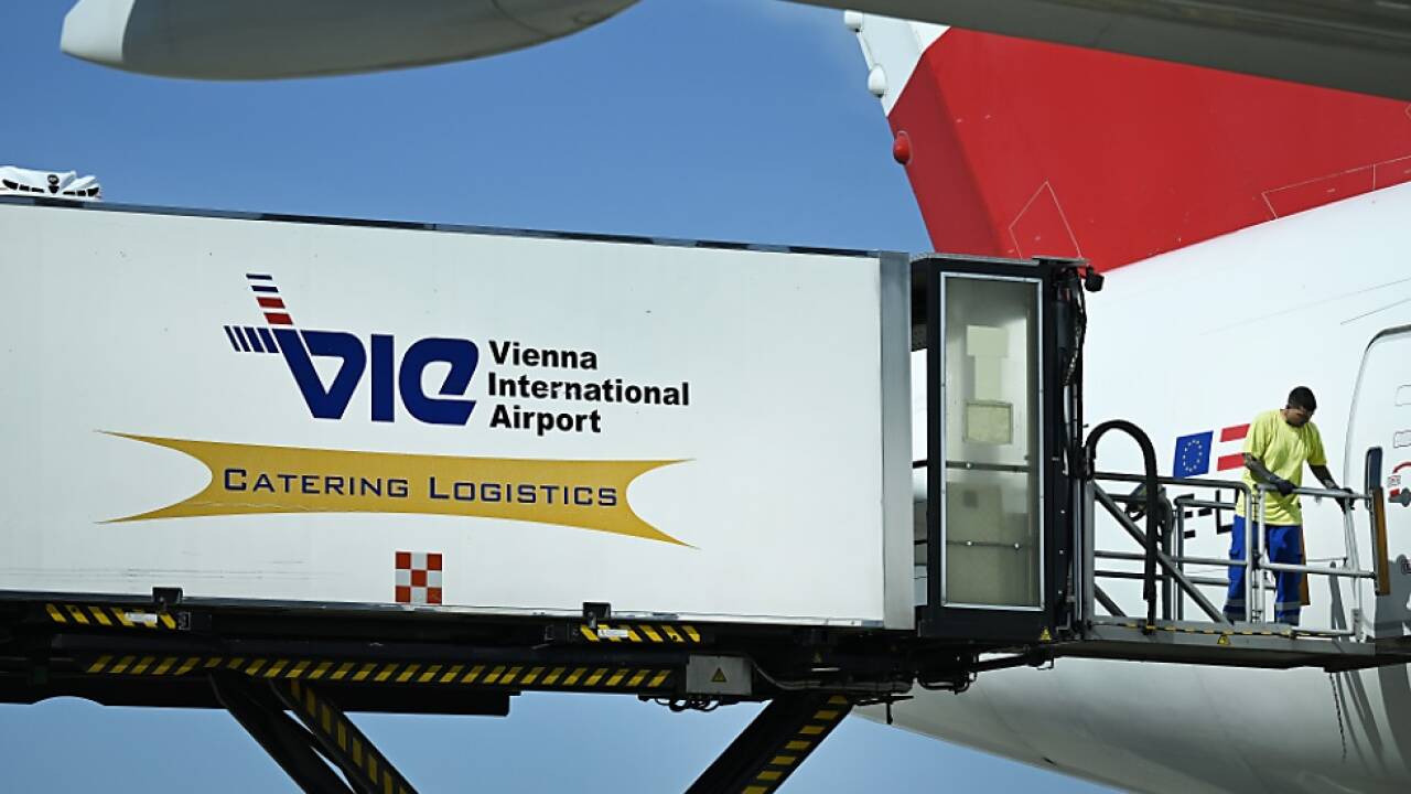 "VIE"-Logo auf Catering-Container in Wien-Schwechat  'VIE'-Logo auf Catering-Container in Wien-Schwechat