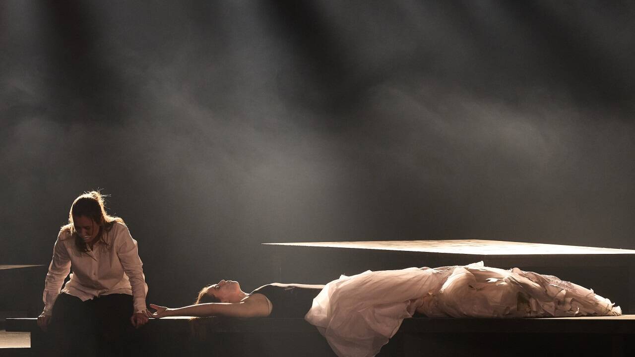 Carmen Lázaro als Romeo, Amelie Sophie Gorzellik als Giulietta.  
