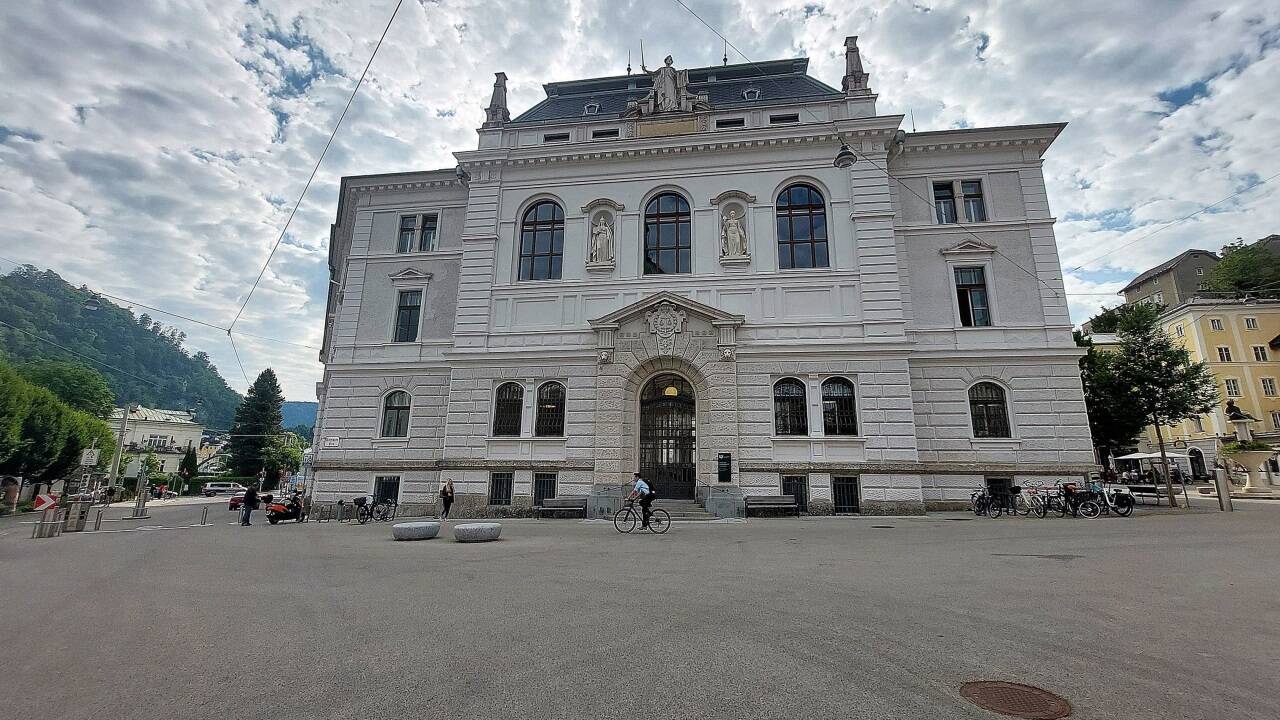 Der 41-Jährige wurde am Landesgericht Salzburg wegen des Verbrechens des Suchtgifthandels verurteilt. Der 41-Jährige wurde am Landesgericht Salzburg wegen des Verbrechens des Suchtgifthandels verurteilt.
