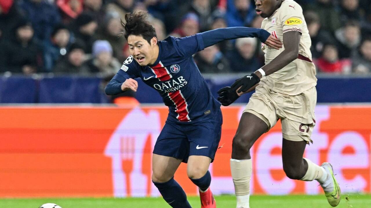 Red Bull Salzburg um Lucas Gourna-Douath (rechts) hatte gegen PSG kaum Spielanteile. 