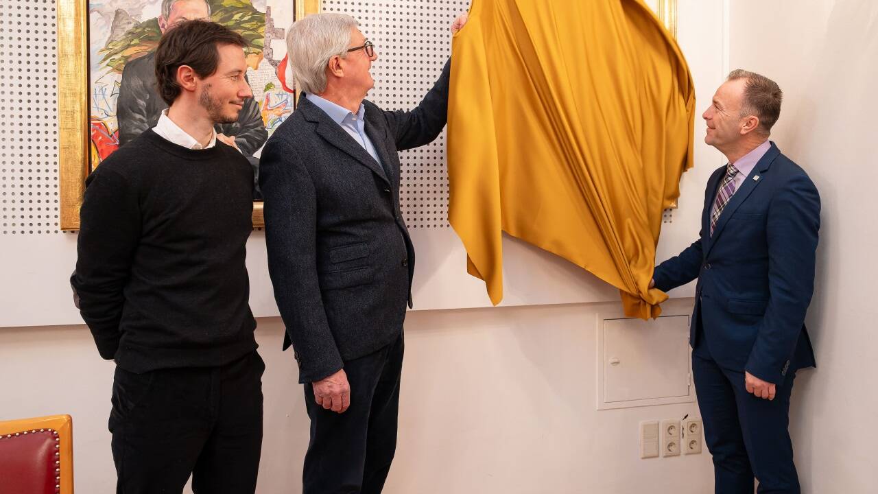 Das Porträt wurde am Mittwoch im Gemeinderat enthüllt.   Das Porträt wurde am Mittwoch im Gemeinderat enthüllt.