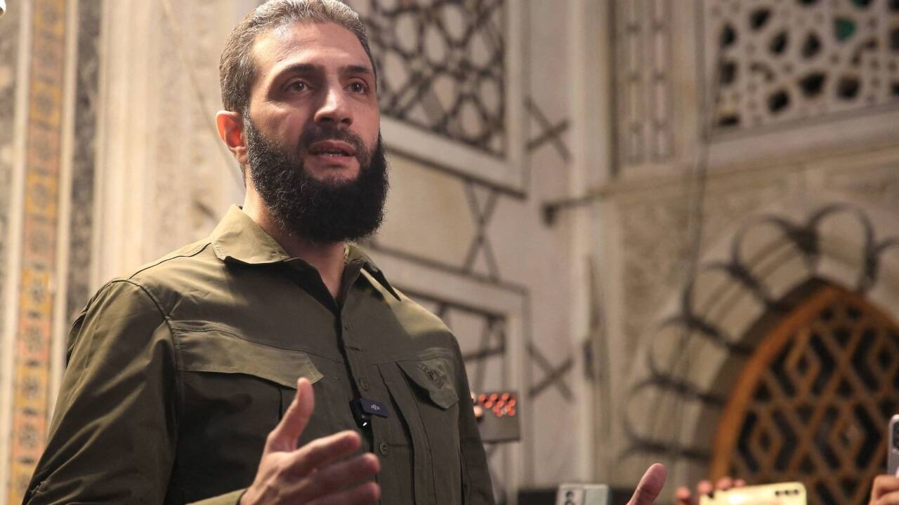 Mohammed al-Jolani sagte sich öffentlichkeitswirksam von Al Kaida und dem IS („Islamischer Staat“) los.  
