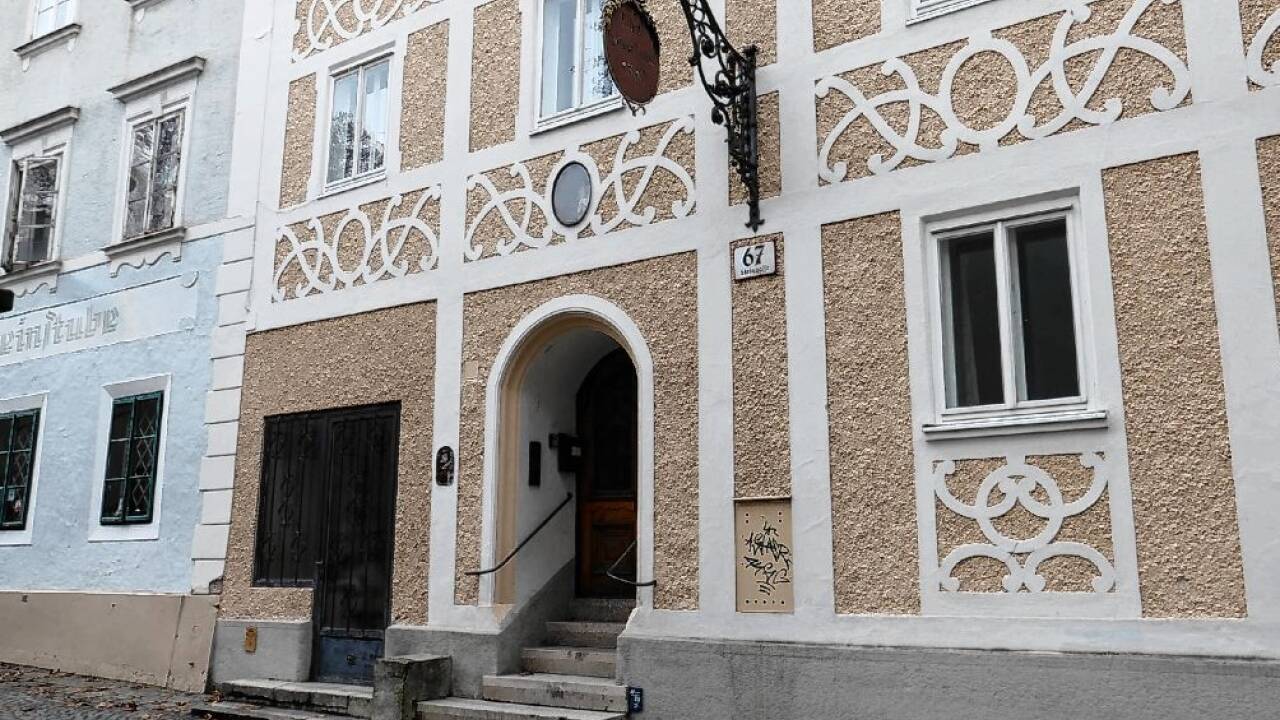 Das Haus in der Steingasse 67 in der Rechten Salzburger Altstadt.  
