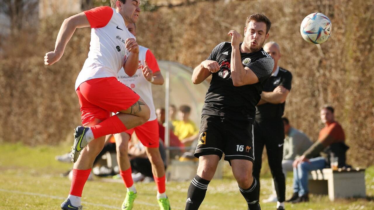 Hans-Peter Schnitzer (links) spielte für Altenmarkt in der Salzburger Liga. Hans-Peter Schnitzer (links) spielte für Altenmarkt in der Salzburger Liga.