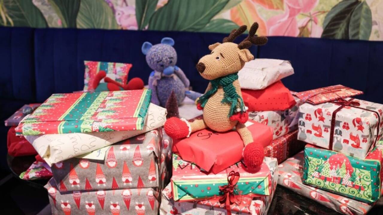 Weihnachtlicher Packerlhaufen 