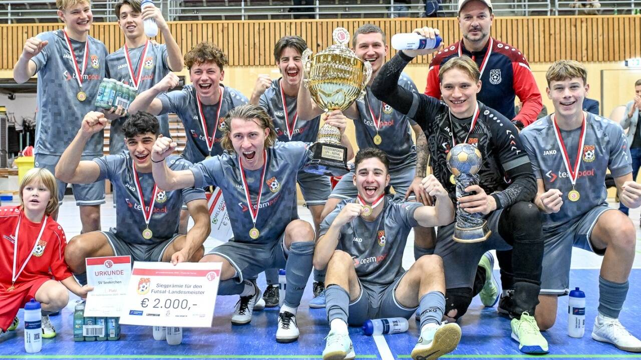 Die Seekirchner jubelten nach der Siegesserie in der Salzburger Liga nun auch in der Halle. Die Seekirchner jubelten nach der Siegesserie in der Salzburger Liga nun auch in der Halle.