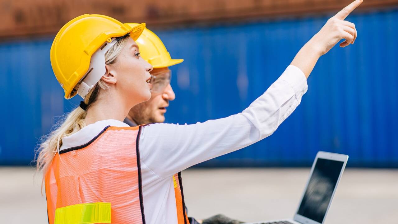  Jung, digital, innovativ – weiblich: Drei Jungspediteurinnen gewinnen Speditionswettbewerb. 