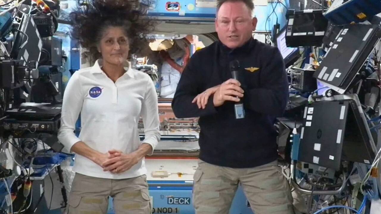 Die Astronautin Suni Williams und ihr Kollege Butch Wilmore, seit Juni an Bord der ISS, sollen nun bis mindestens Ende März dort bleiben.  Die Astronautin Suni Williams und ihr Kollege Butch Wilmore, seit Juni an Bord der ISS, sollen nun bis mindestens Ende März dort bleiben.
