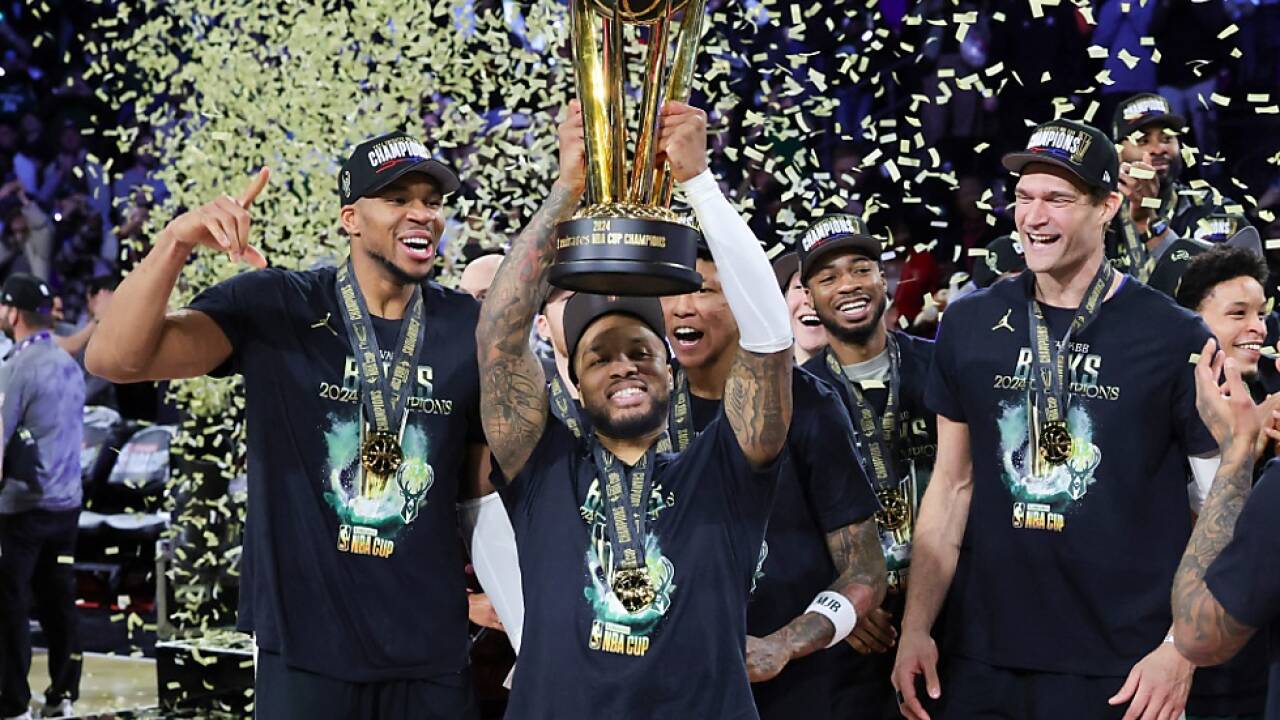 Antetokoumpo (l.) führte Bucks zur Trophäe  Antetokoumpo (l.) führte Bucks zur Trophäe