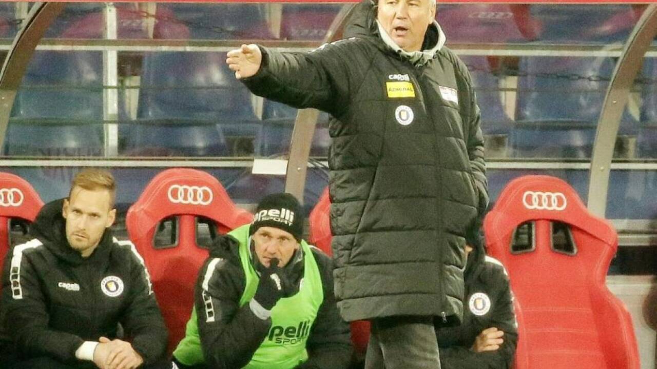 Pacult punktet in Klagenfurt mit seiner Erfahrung 