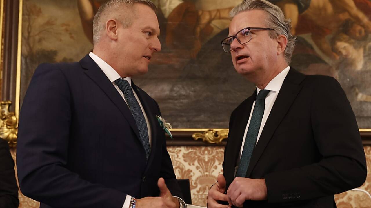 Neuer und ehemaliger LH: Kunasek und Drexler  Neuer und ehemaliger LH: Kunasek und Drexler