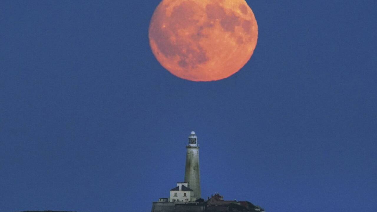 Der Mond fasziniert und birgt immer noch viele Geheimnisse (Symbolbild).  