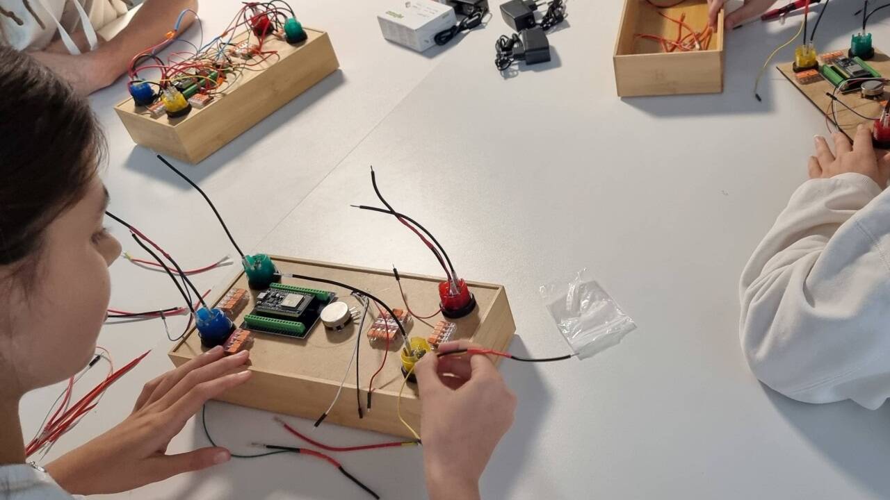 Drei Tage wurde beim Game Jam an den Spielboxen getüftelt.  Drei Tage wurde beim Game Jam an den Spielboxen getüftelt.