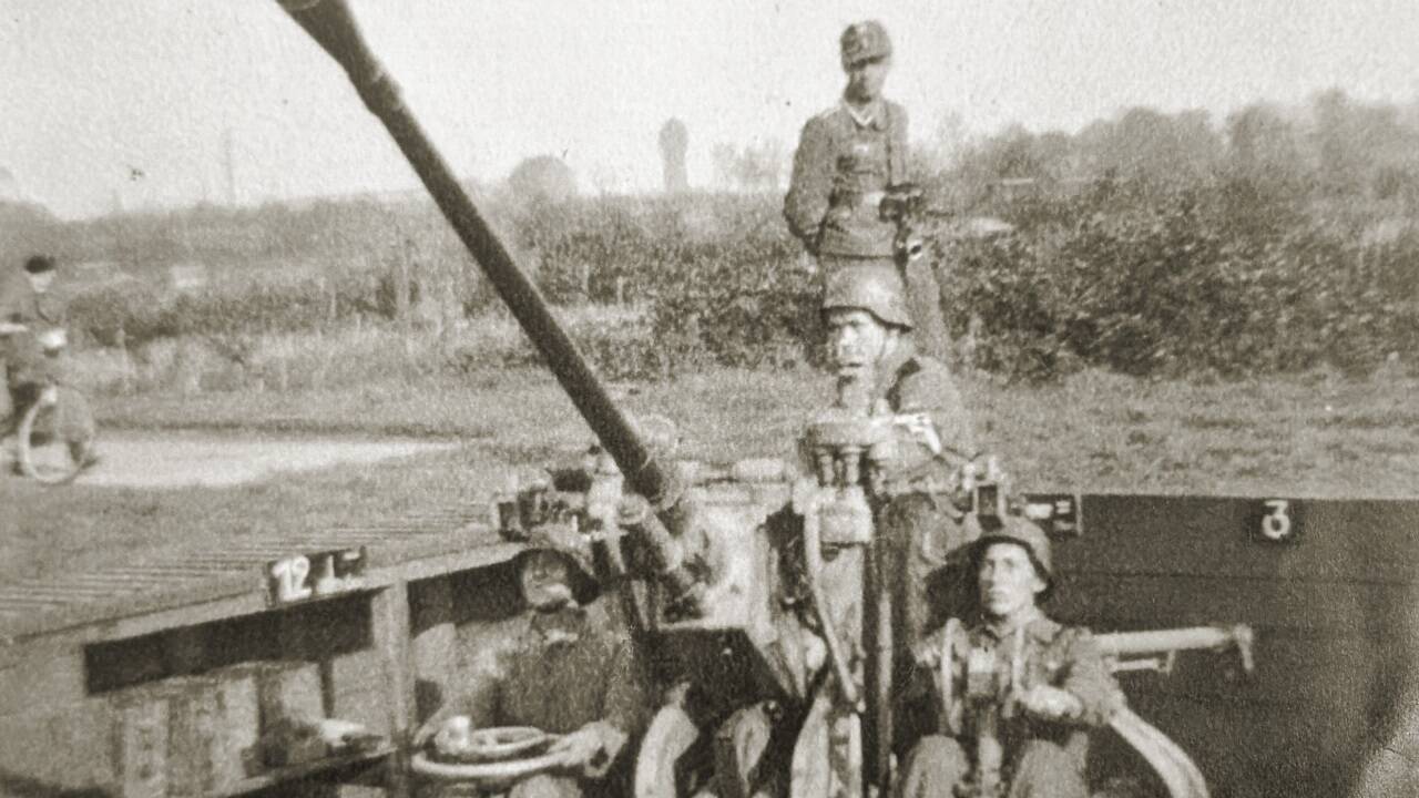 Weihnachten 1944 im Rheinland an der Front: Guy Eschig und Kameraden.  