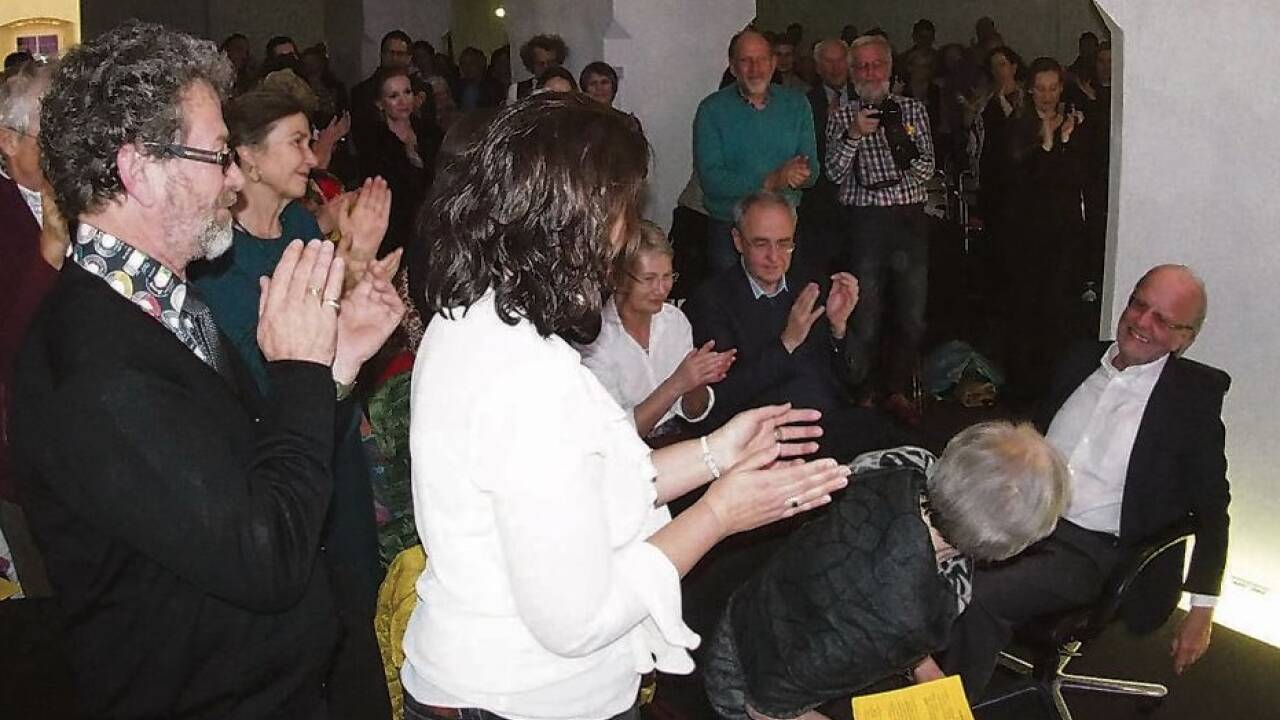 Obmann Friedl Bahner (r. bei seiner Verabschiedung Ende 2015) war fast 30 Jahre lang die treibende Kraft hinter dem Kulturforum – und dem kulturellen Geschehen in Hallein.   