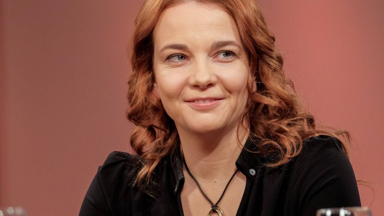 Julia Schnizlein: „Ich würde nie wagen, für mich zu behaupten, dass ich ein guter Mensch bin. Das können nur andere beurteilen. Aber ich versuche mich gut zu verhalten im Umgang mit allen Menschen, denen ich täglich begegne.“ Julia Schnizlein: „Ich würde nie wagen, für mich zu behaupten, dass ich ein guter Mensch bin. Das können nur andere beurteilen. Aber ich versuche mich gut zu verhalten im Umgang mit allen Menschen, denen ich täglich begegne.“