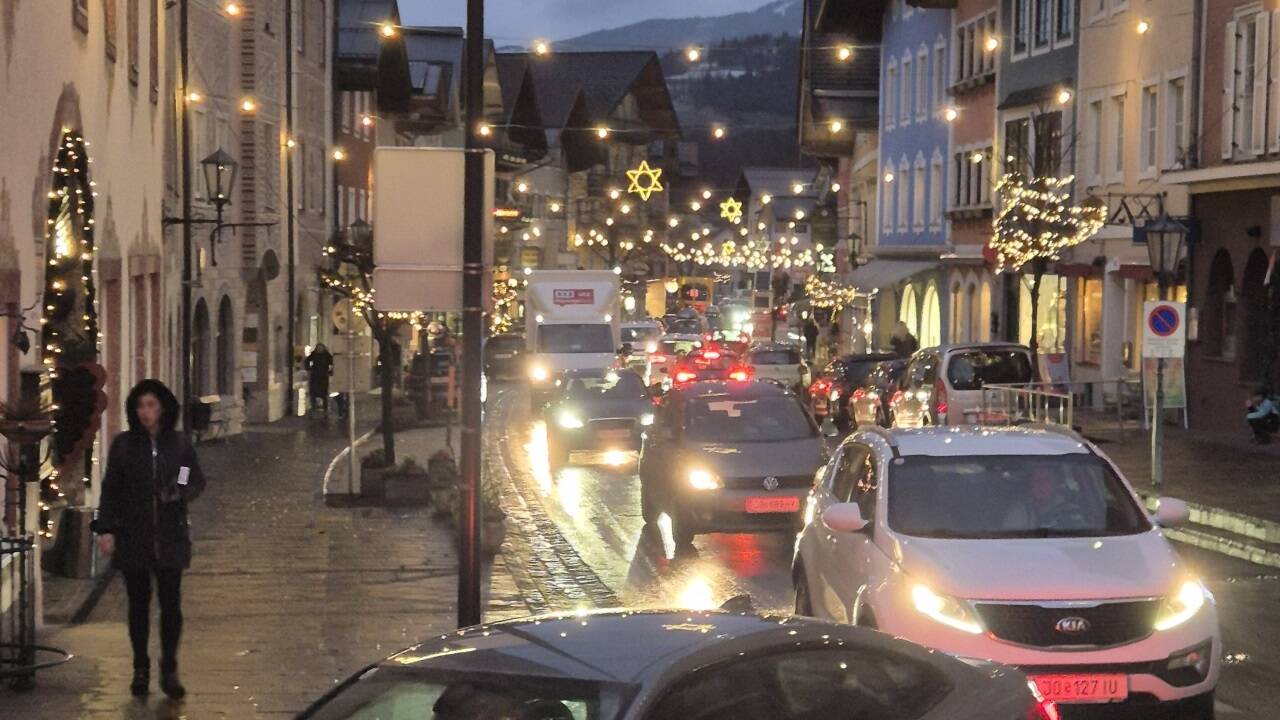 Besonders betroffen ist auch die Gemeinde Golling, wie am Freitagabend wieder spürbar wurde. 