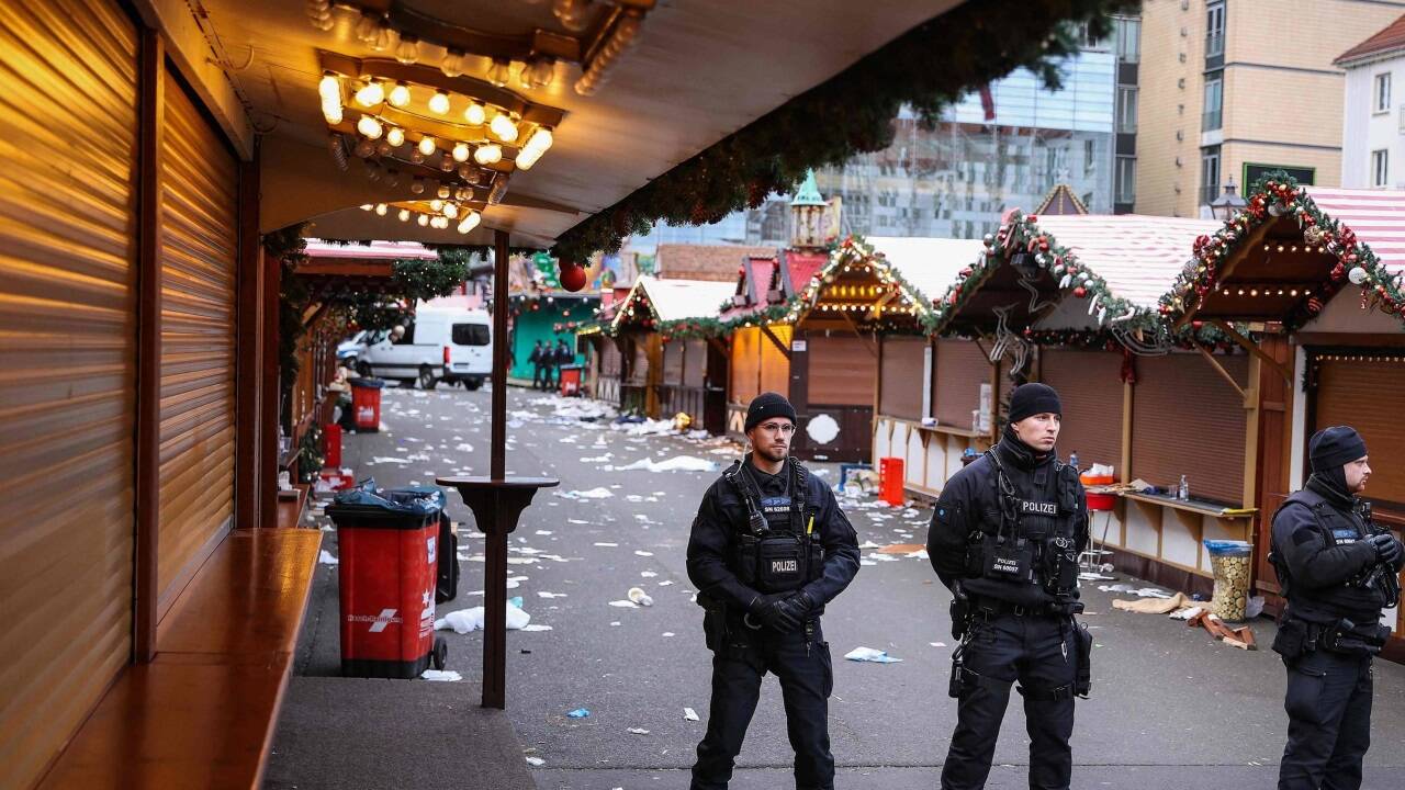 Der Tag danach: Der Weihnachtsmarkt ist gesperrt, Magdeburg trauert. 