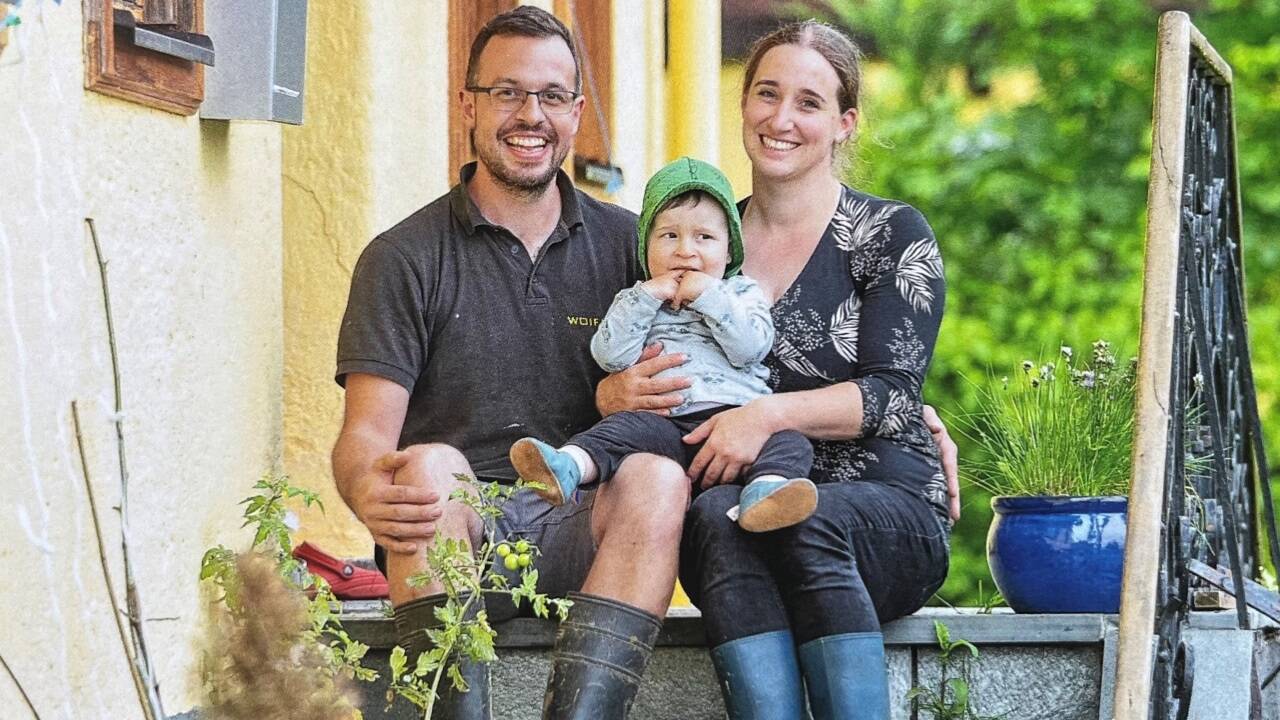 Das Bild mit ihrem Mann Wolfgang und Sohn Josef entstand vor dem Unfall.  