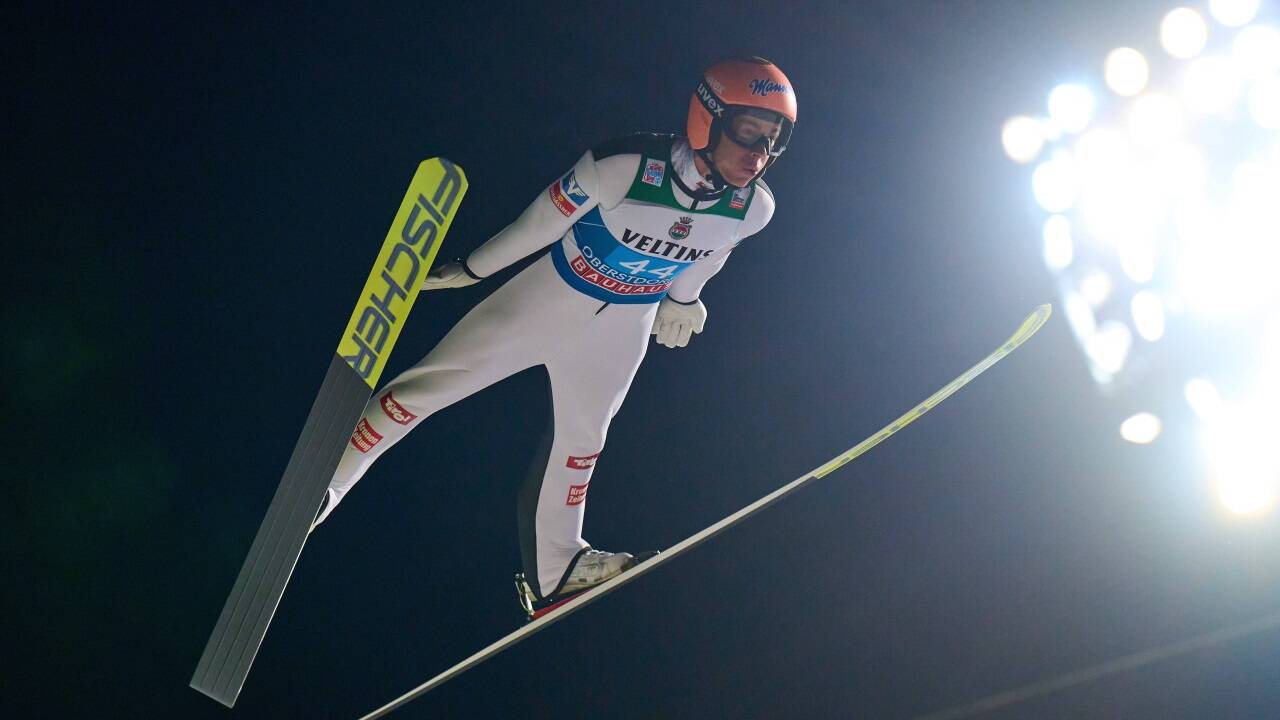 Im Rampenlicht steht Stefan Kraft auch heuer bei der Vierschanzentournee.  