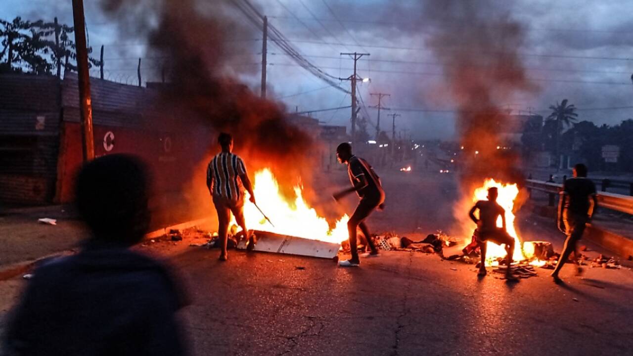 Brennende Barrikaden in Maputo (Mosambik) 