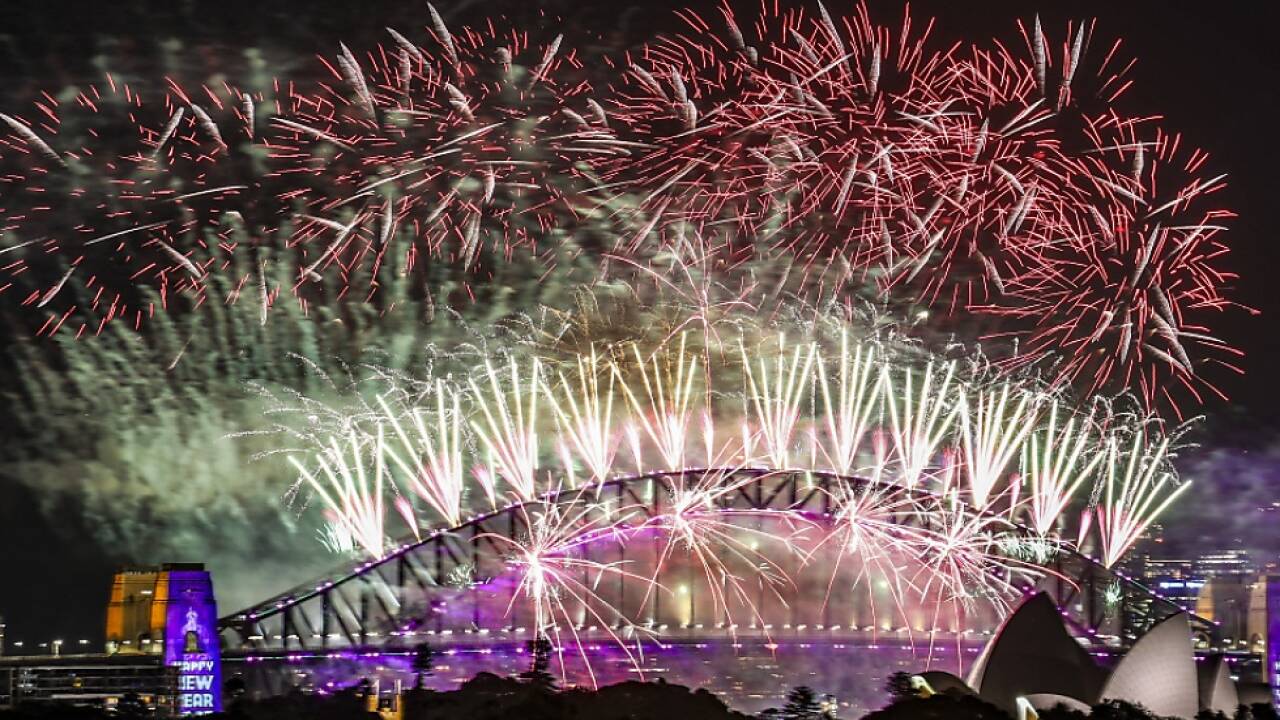Mega-Feuerwerk in Sydney zum Jahreswechsel 