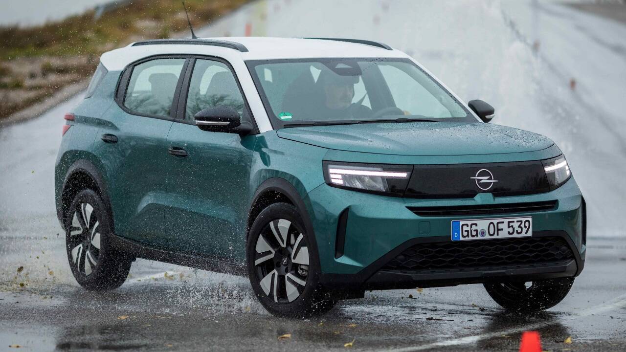 Mit dem Frontera bietet Opel ein preiswertes E-Auto.  