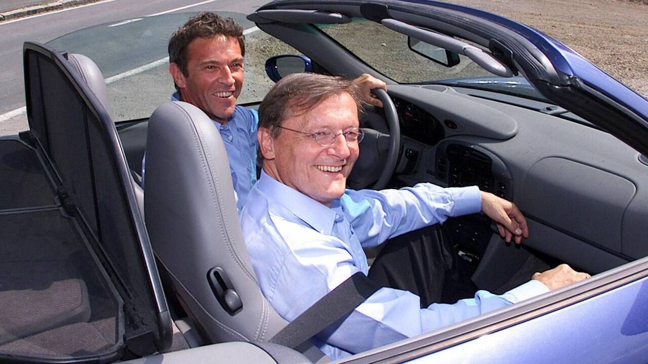 Jörg Haider und Wolfgang Schüssel im Porsche – ein geschichtsträchtiges innenpolitisches Foto.  