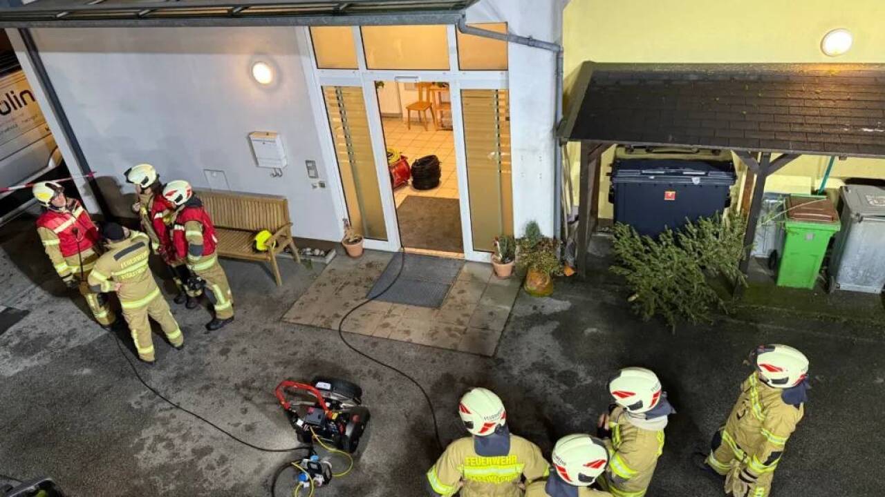 Bilder der Freiwilligen Feuerwehr Straßwalchen vom Einsatz.  