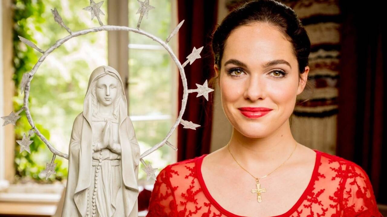 Verena Altenberger in der Titelrolle als polnische Altenpflegerin Magda Wozniak in der Comedyserie „Magda macht das schon“.  