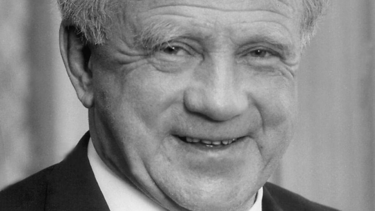 Werner Heisenberg formulierte vor 100 Jahren die Quantenmechanik  Werner Heisenberg formulierte vor 100 Jahren die Quantenmechanik