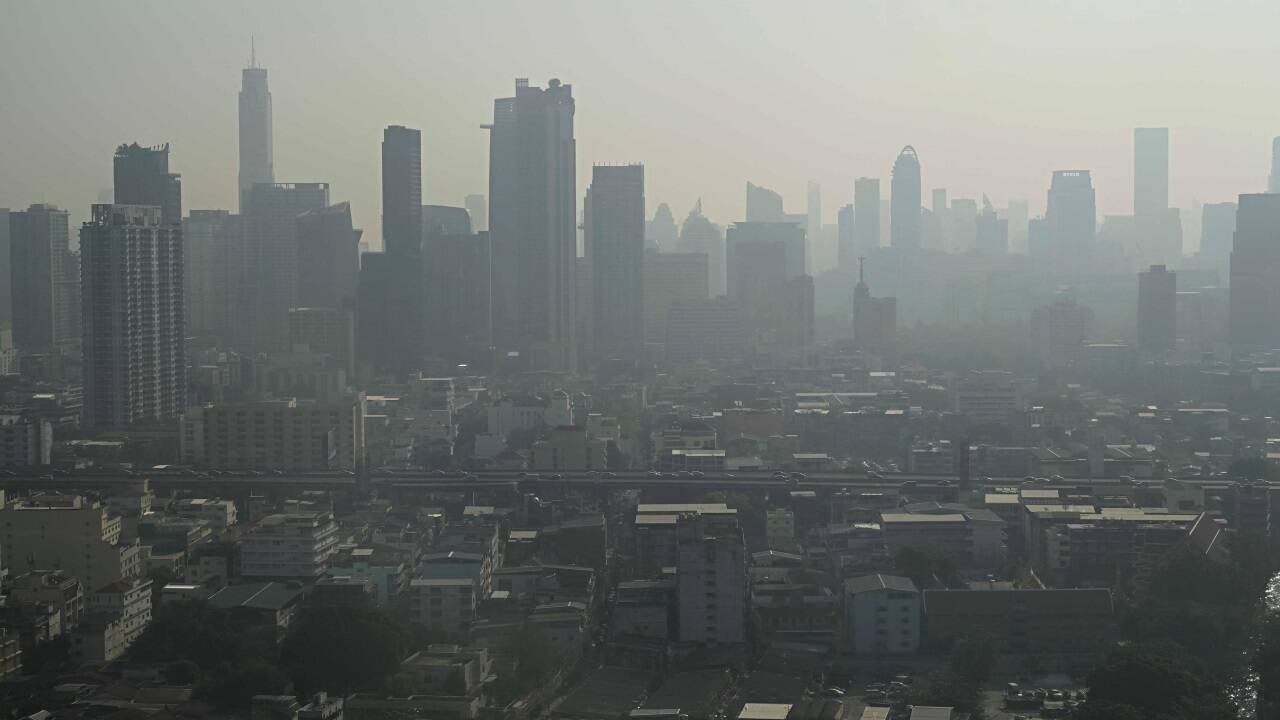 Smog über Thailands Hauptstadt Bangkok.  