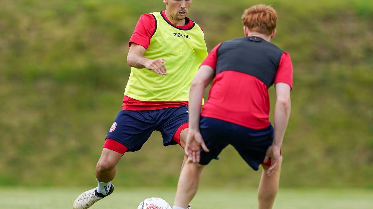Moritz Eder (l.) wird im Frühjahr für den Westligisten Austria Salzburg auflaufen.  