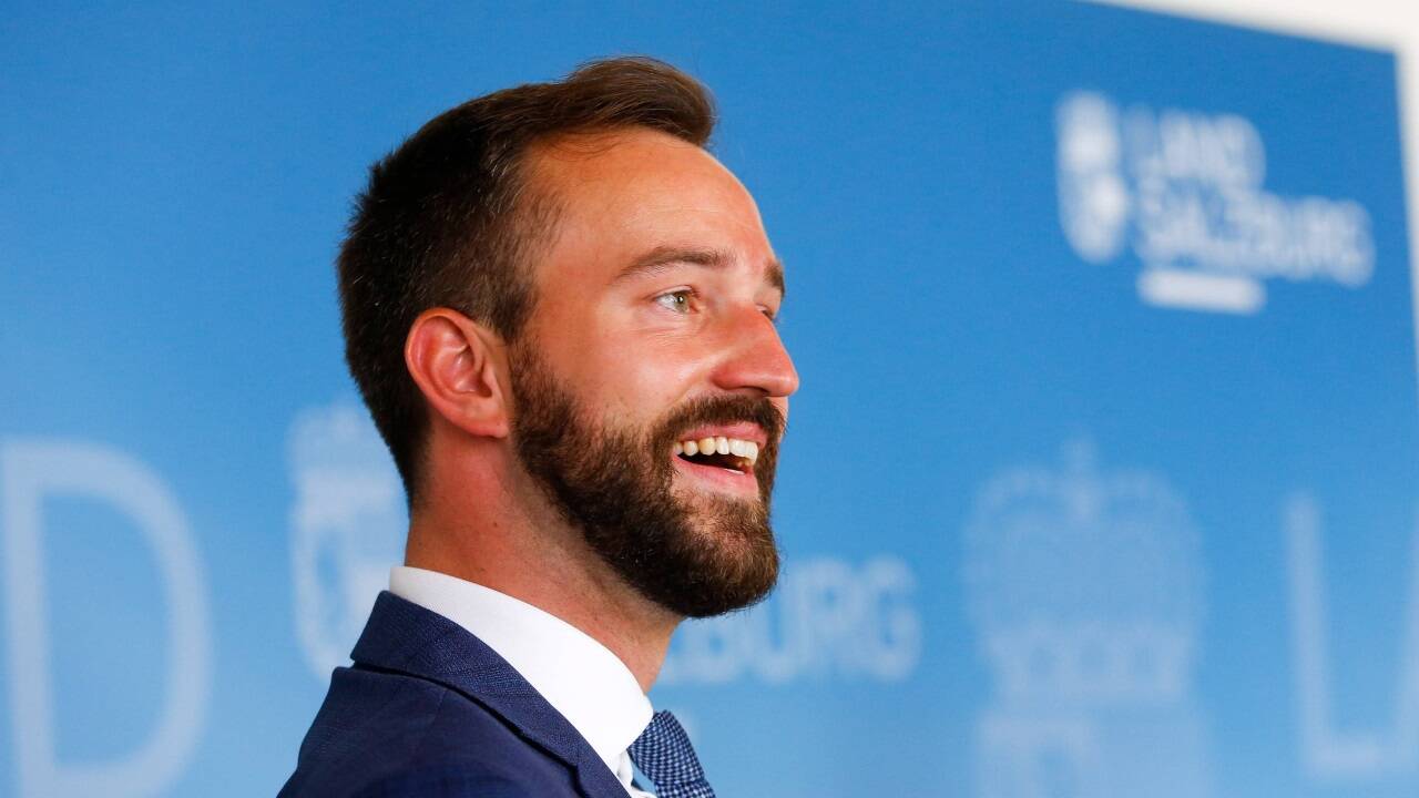 Im Juni 2018 wurde Schnöll als jüngster Landesrat präsentiert.  