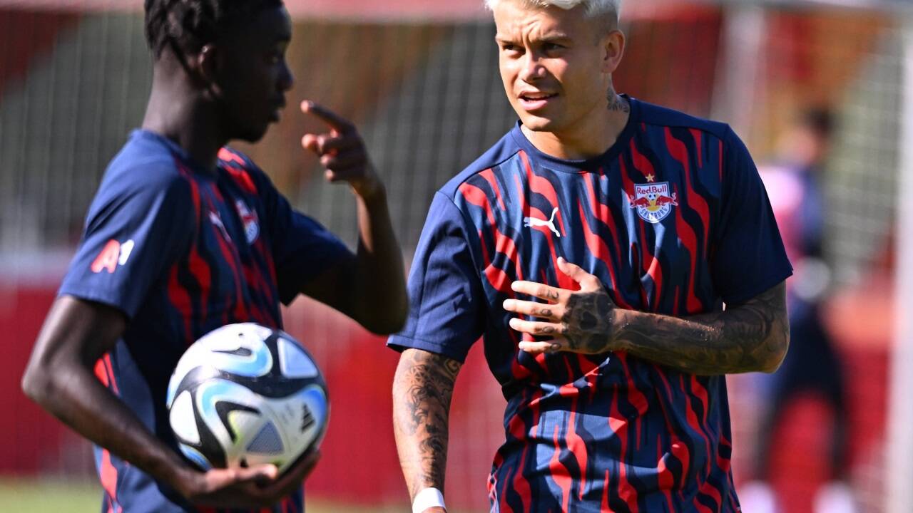 Kamil Piątkowski (r.) hält Red Bull Salzburg die Treue. Kamil Piątkowski (r.) hält Red Bull Salzburg die Treue.
