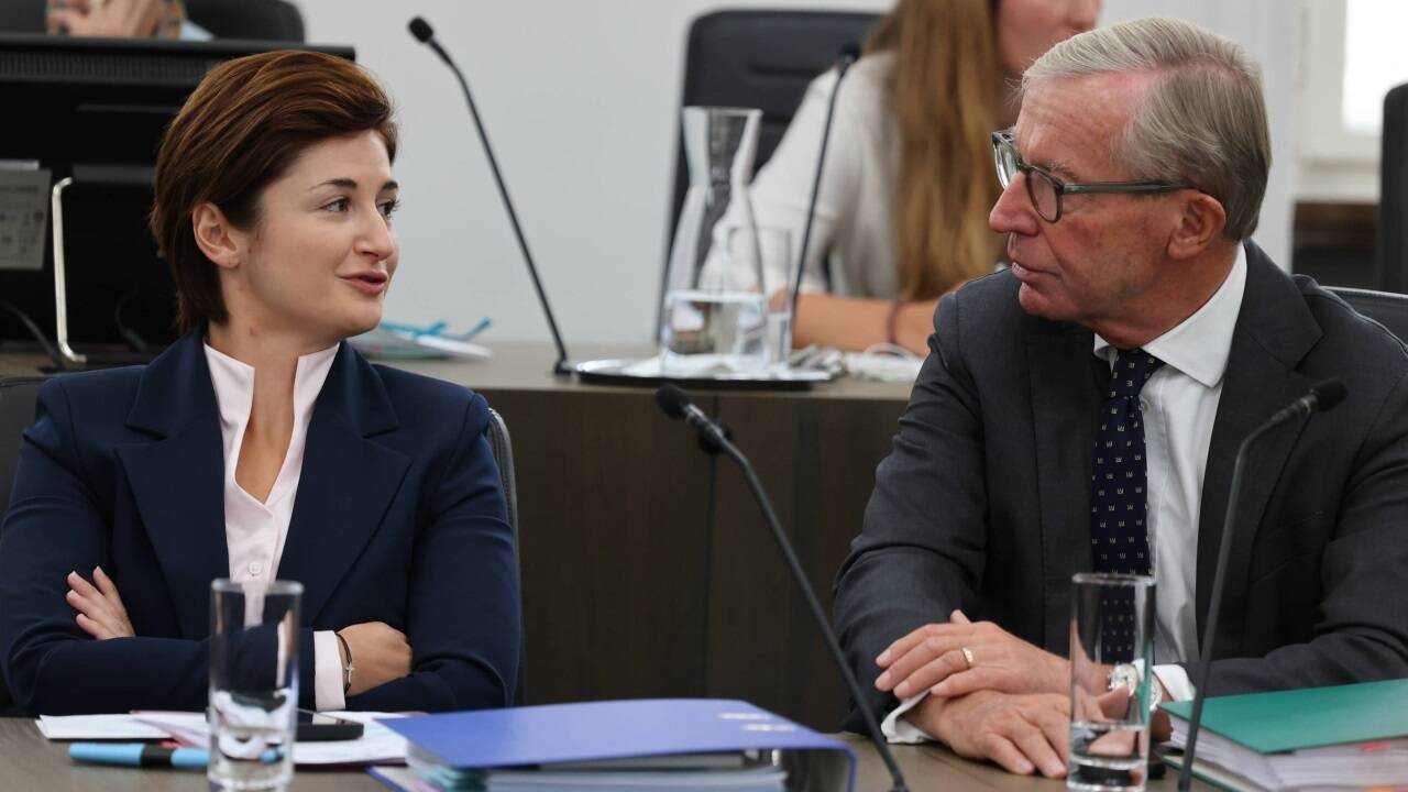 Und wie bitte geht’s jetzt genau weiter? Die Frage stand das ganze Wochenende über im Raum zwischen Noch-Landeshauptmann Wilfried Haslauer und LH-Stv. Marlene Svazek.  