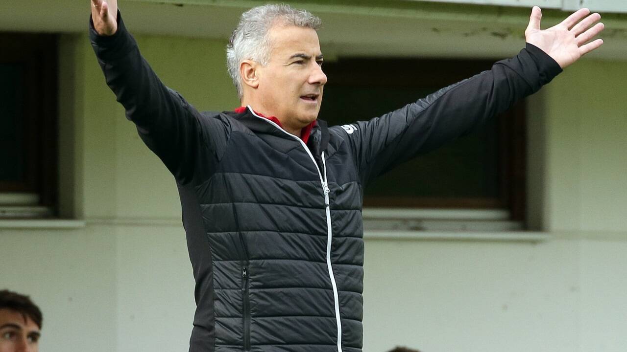 Thomas Hofer kann einen Rückkehrer begrüßen.  